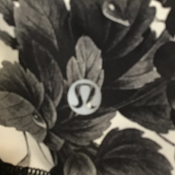 Lululemon Aria Tank II Brisk Bloom Black White/White Size 8 - Picture 9 of 13